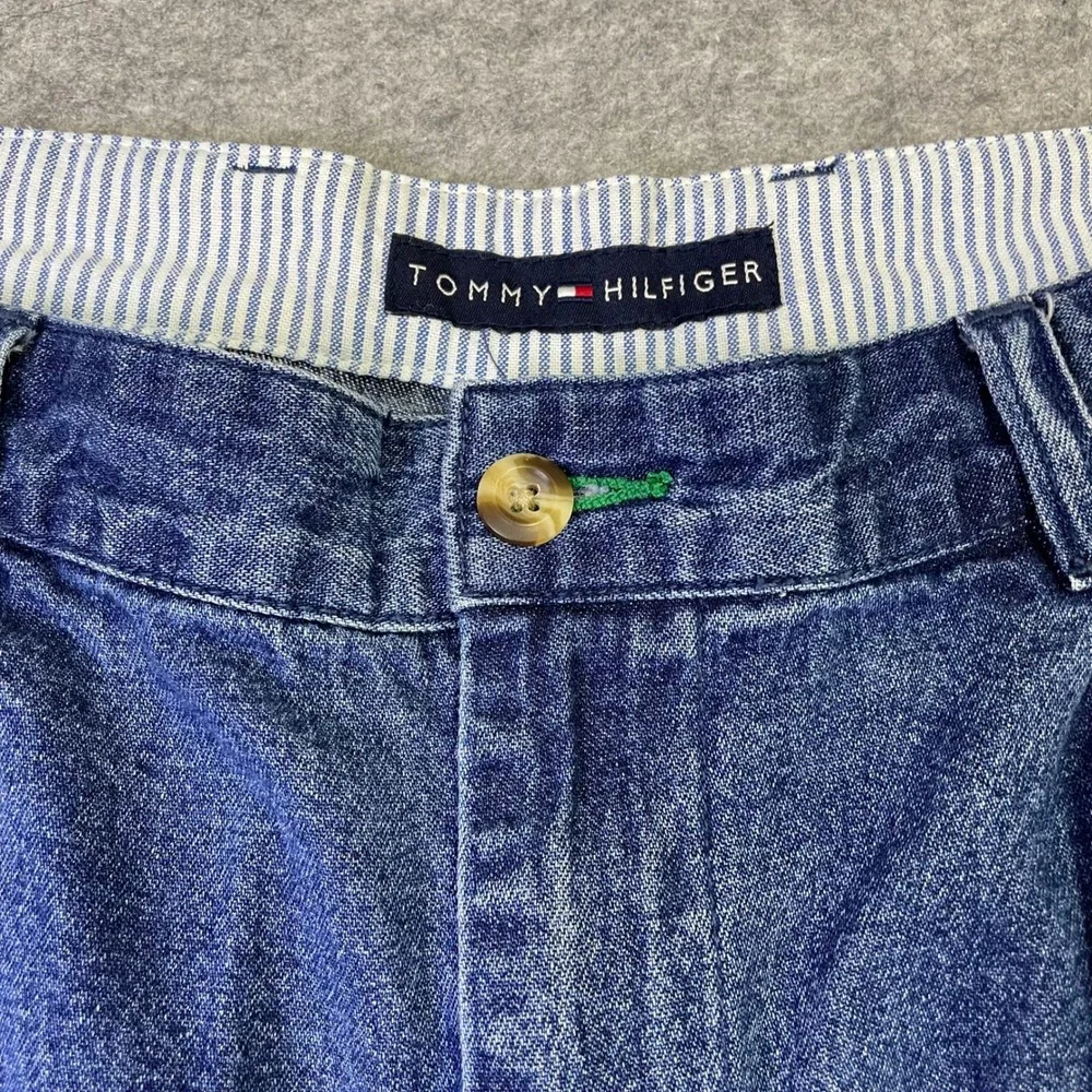 Vintage Tommy Hilfiger 90s Pleated Denim Shorts Mens 32 Blue Crest Logo